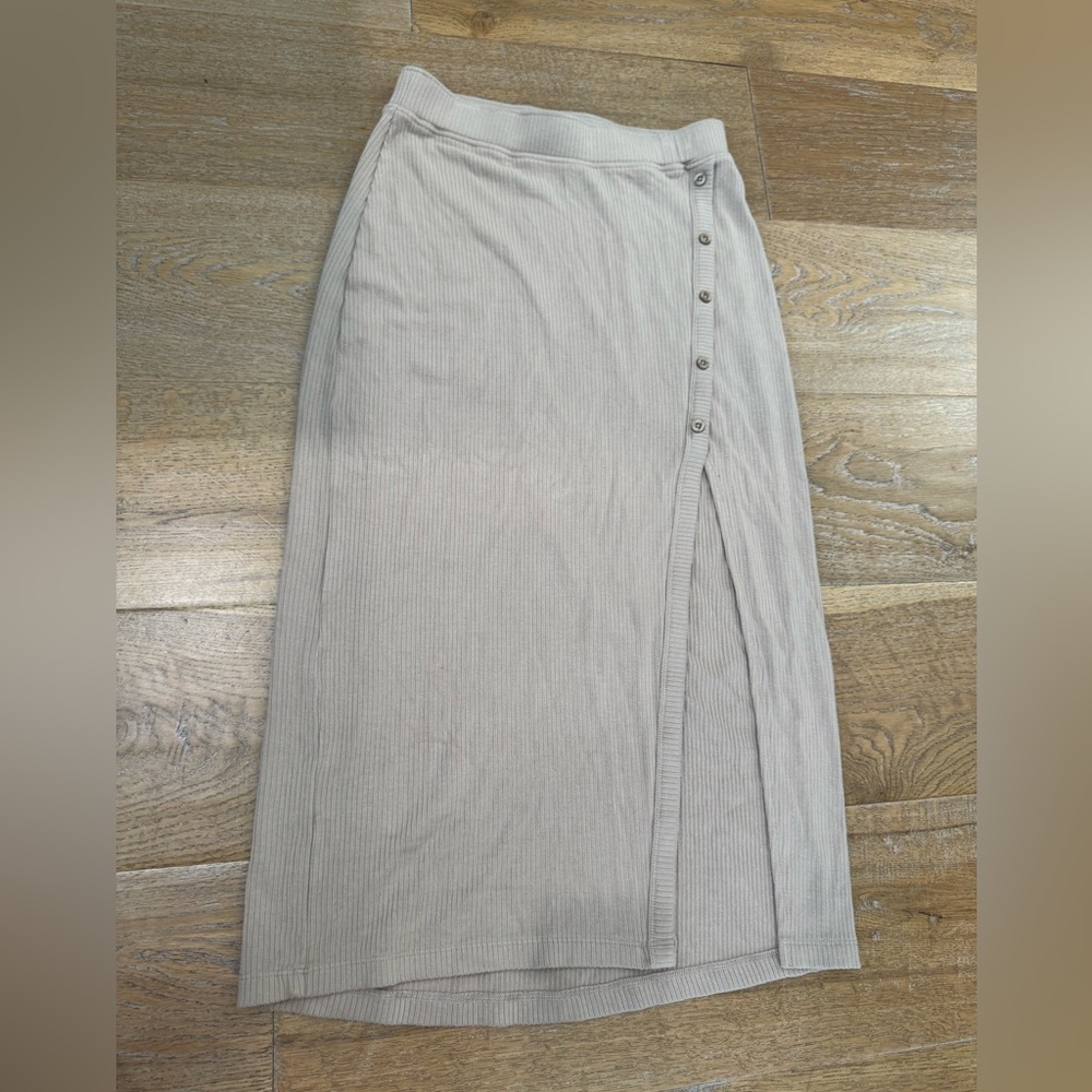 Abercrombie & Fitch ribbed knit midi skirt with slit